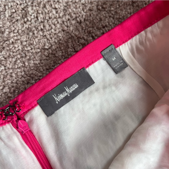 Neiman Marcus lace laser cut floral strip skirt dolce Gabbana style pencil slim - Picture 4 of 4